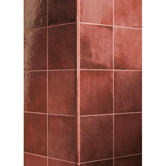 piros rusztikus konyha furdoszoba fenyes fali hullamos csempe voros kezzel keszitett antikolt mediterran vintage burkolat.jpg